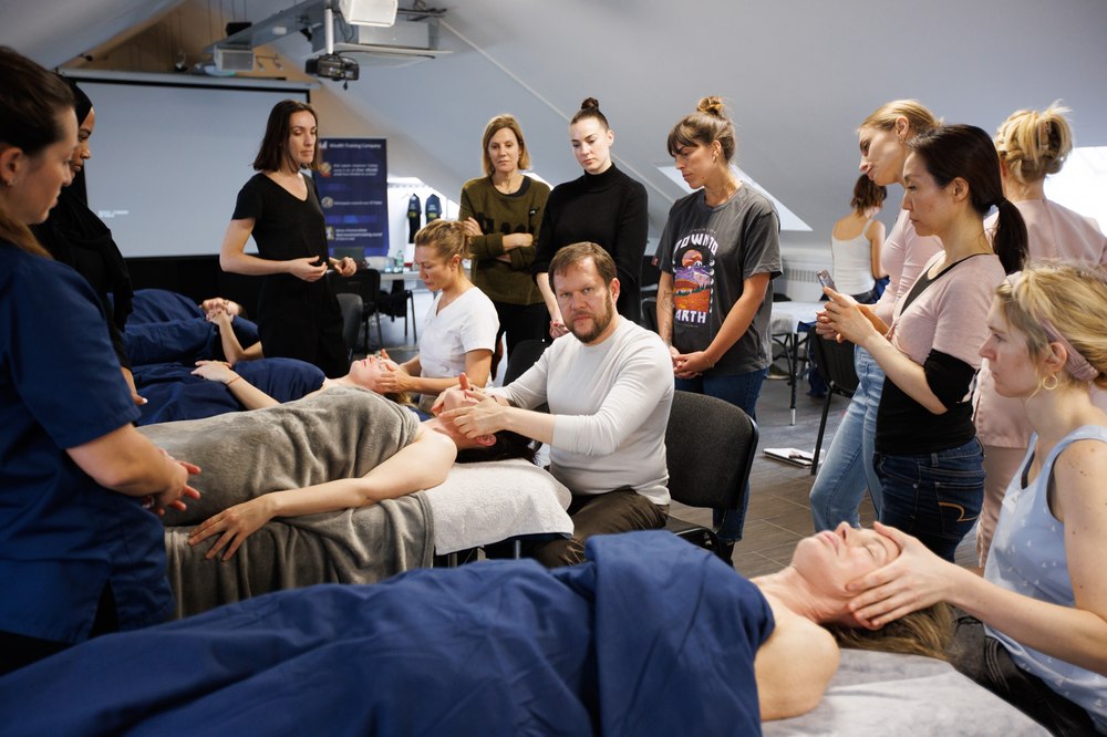 Yakov Gershkovich teaching at a seminar